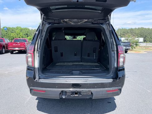 Used 2022 Chevrolet Suburban Z71 AWD/4WD image 9