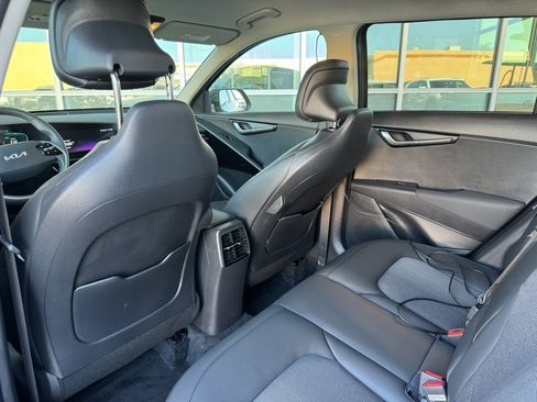 Used 2024 Kia Niro EX image 34
