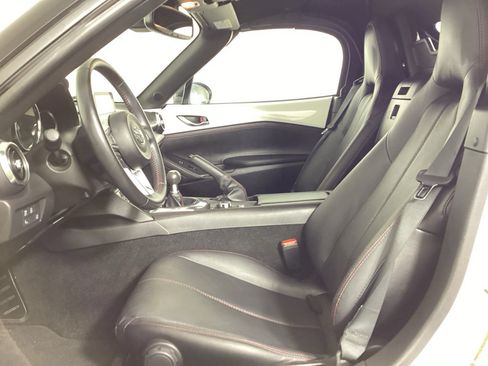 Used 2016 MAZDA MX-5 Miata Grand Touring RWD image 12