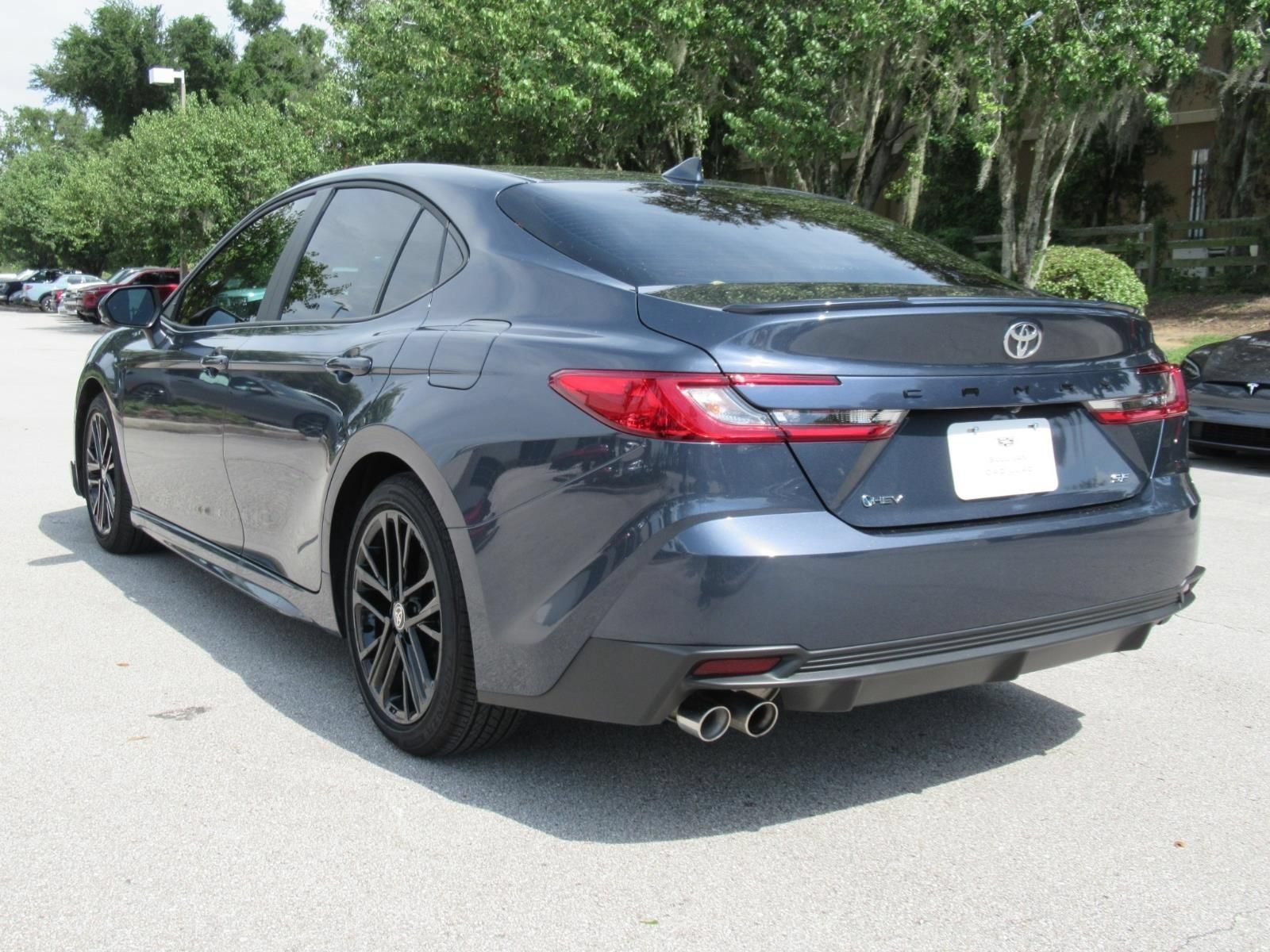 Used 2026 Toyota Camry SE FWD image 4