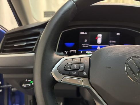 Certified 2022 Volkswagen Jetta SE image 16