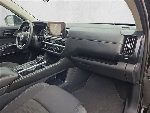 Used 2025 Nissan Pathfinder SV AWD/4WD image 21