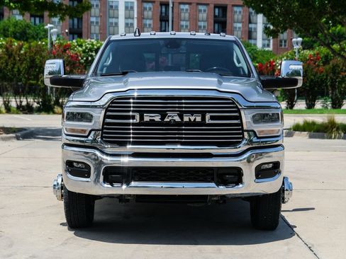 Used 2023 RAM 3500 Laramie AWD/4WD image 4
