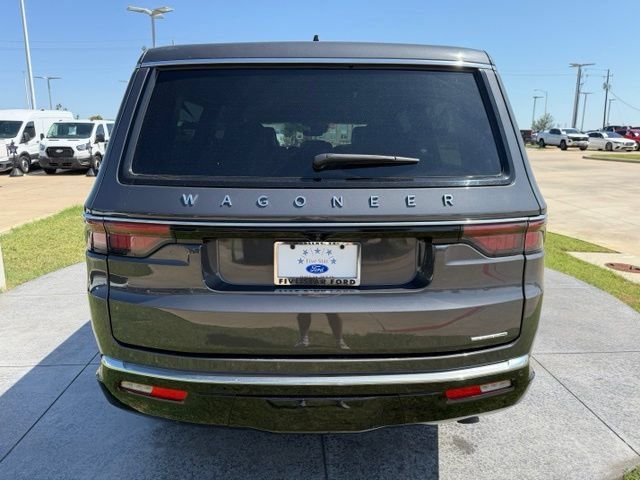 Used 2024 Jeep Wagoneer L Series II w/ Flexible Seating Group RWD image 5