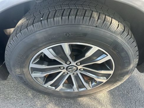 Used 2020 Nissan Armada SL w/ Premium Package RWD image 10