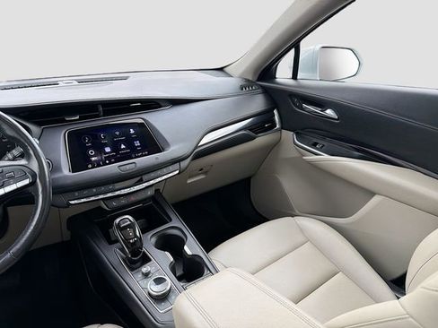 Used 2020 Cadillac XT4 Luxury w/ Cold Weather Package AWD/4WD image 23