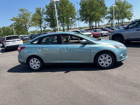 Used 2012 Ford Focus SE FWD image 4