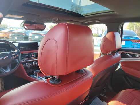 Used 2023 Genesis G70 2.0T w/ Sport Prestige Package image 11