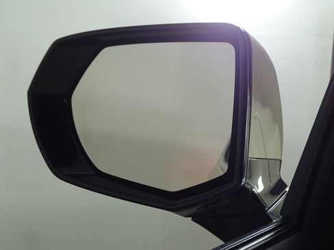 Used 2023 GMC Yukon SLE image 42