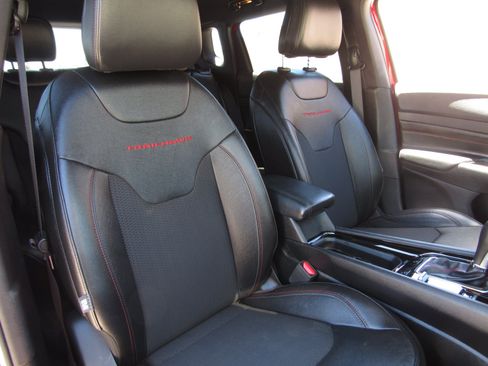 Used 2025 Jeep Compass Trailhawk AWD/4WD image 10