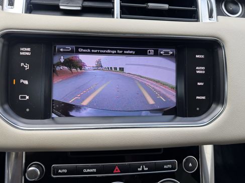 Used 2014 Land Rover Range Rover Sport HSE image 17