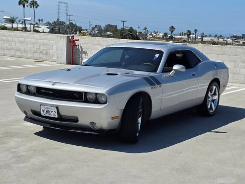 Used 2009 Dodge Challenger R/T image 3