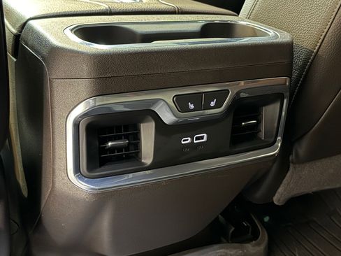 Used 2022 GMC Sierra 1500 Denali image 41