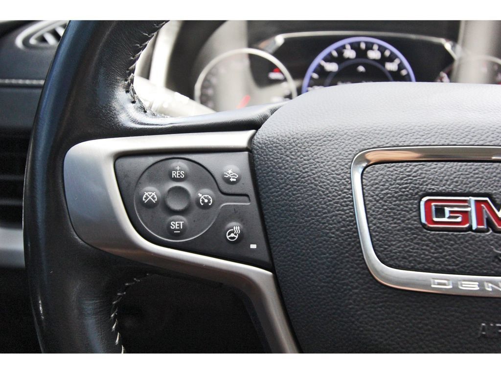 Used 2022 GMC Terrain Denali w/ Denali Premium Package AWD/4WD image 15