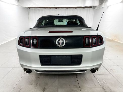 Used 2014 Ford Mustang Convertible image 7