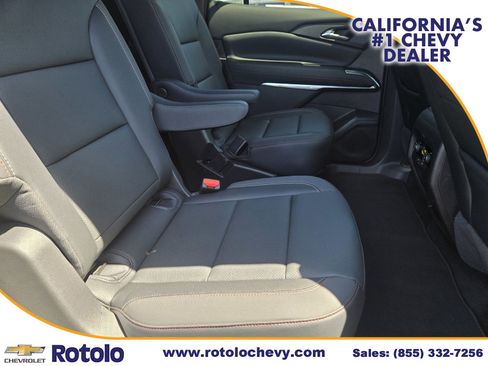 Used 2026 Chevrolet Traverse Z71 w/ Driver Confidence Package AWD/4WD image 13