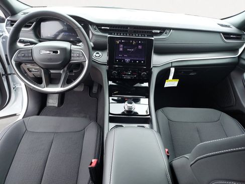 New 2026 Jeep Grand Cherokee Laredo X RWD image 3