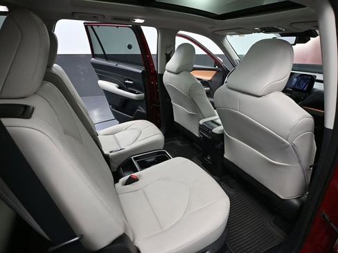 Used 2024 Toyota Grand Highlander Platinum image 51