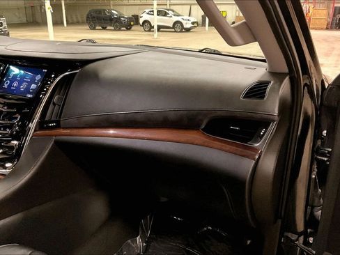 Used 2016 Cadillac Escalade Premium AWD/4WD image 15