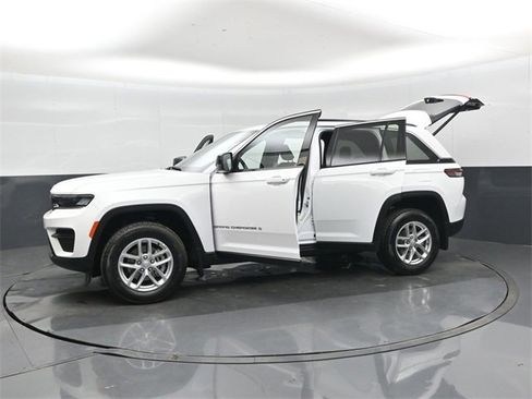 New 2025 Jeep Grand Cherokee Laredo X w/ Luxury Tech Group I image 48