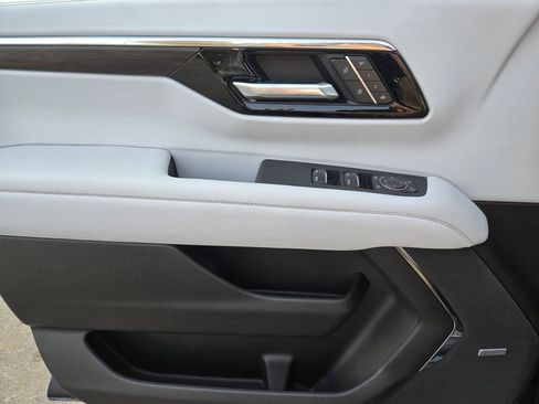 New 2026 Chevrolet Tahoe Premier AWD/4WD image 23