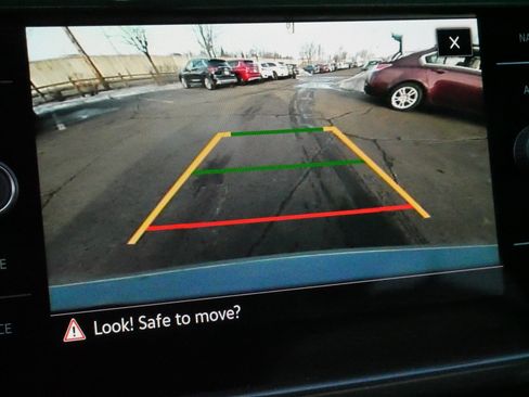 Certified 2024 Volkswagen Taos SEL image 33