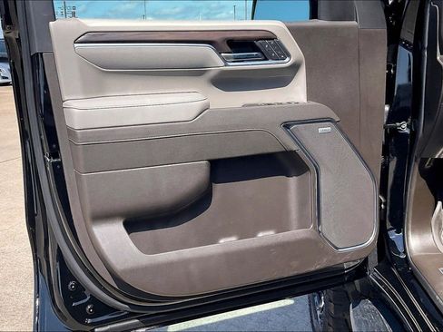 New 2026 GMC Sierra 1500 SLT AWD/4WD image 13