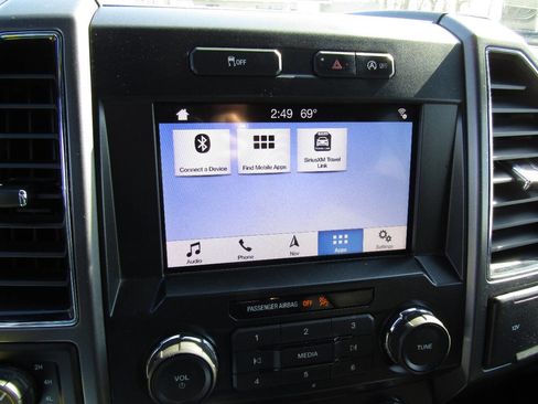 Used 2019 Ford F150 XLT w/ Equipment Group 302A Luxury AWD/4WD image 17