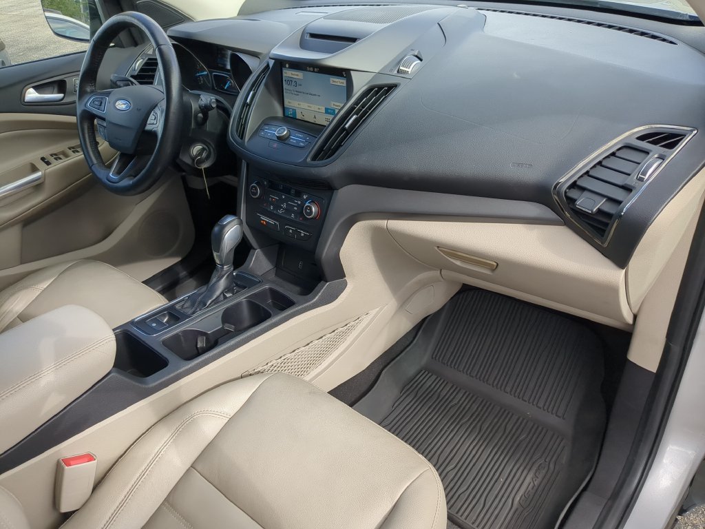 Used 2018 Ford Escape SEL w/ Ford Safe & Smart Package FWD image 12