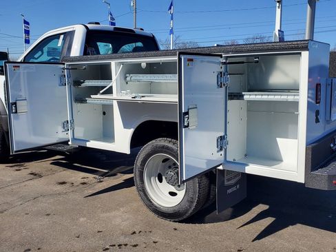 New 2026 Ford F550 4x4 Regular Cab Super Duty w/ XL Chrome Package image 30