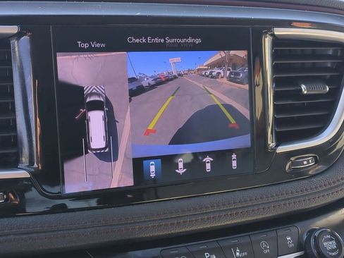 Used 2020 Chrysler Pacifica Limited w/ Tire & Wheel Group image 18