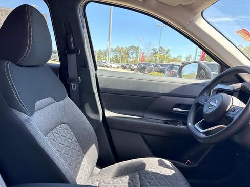 New 2026 Nissan Kicks SV image 13
