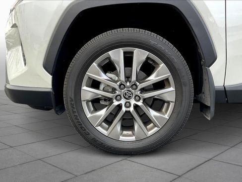 Used 2021 Toyota RAV4 XLE Premium w/ Carpet Mat Package (TMS) FWD image 10