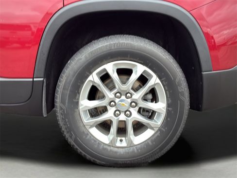 Used 2021 Chevrolet Traverse LT image 38