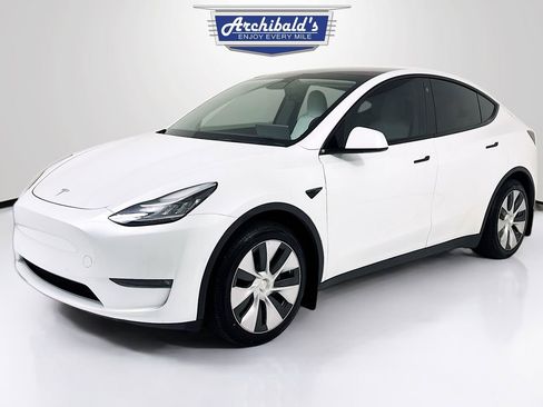 Used 2021 Tesla Model Y Long Range image 3