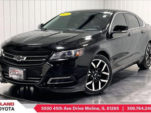 Used 2018 Chevrolet Impala LT FWD image 1