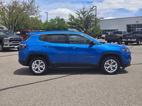 Used 2024 Jeep Compass Latitude AWD/4WD image 2