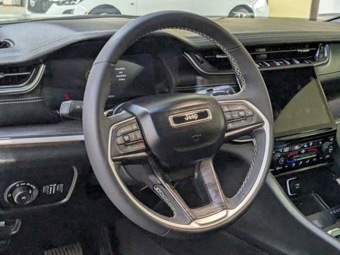 Used 2024 Jeep Grand Cherokee L Limited w/ Luxury Tech Group II image 15