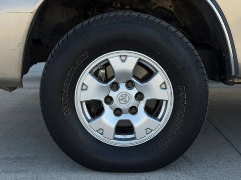 Used 2003 Toyota Tundra SR5 w/ SR5 Extra Value Pkg AWD/4WD image 23
