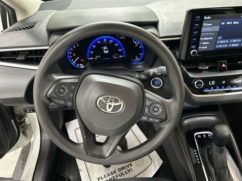 Used 2022 Toyota Corolla LE FWD image 4