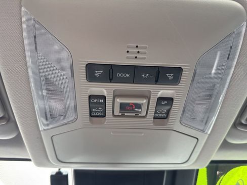 Used 2022 Toyota RAV4 XLE Premium image 32