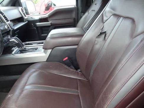 Used 2015 Ford F150 Platinum w/ Equipment Group 701A Luxury AWD/4WD image 9