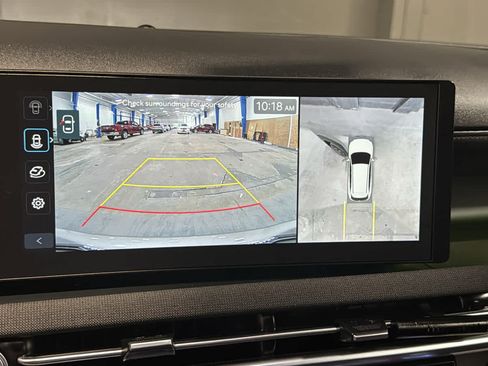 Used 2025 Hyundai Tucson Limited AWD/4WD image 16