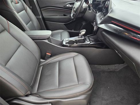 Certified 2024 Chevrolet Trax RS w/ Sunroof Package image 14
