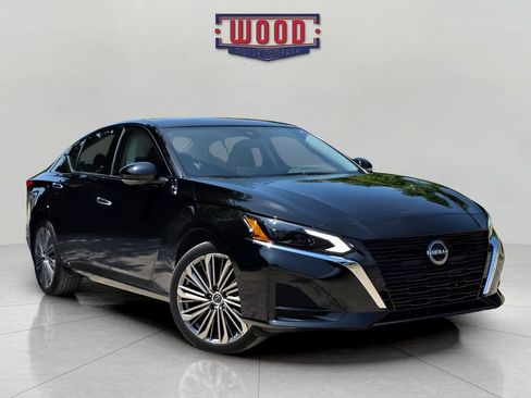 Used 2024 Nissan Altima 2.5 SL AWD/4WD image 1
