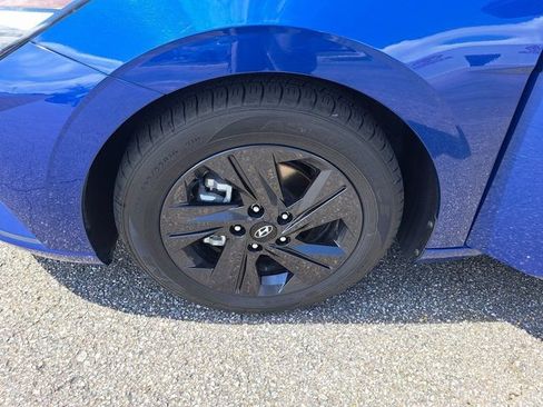 Used 2023 Hyundai Elantra SEL FWD image 31