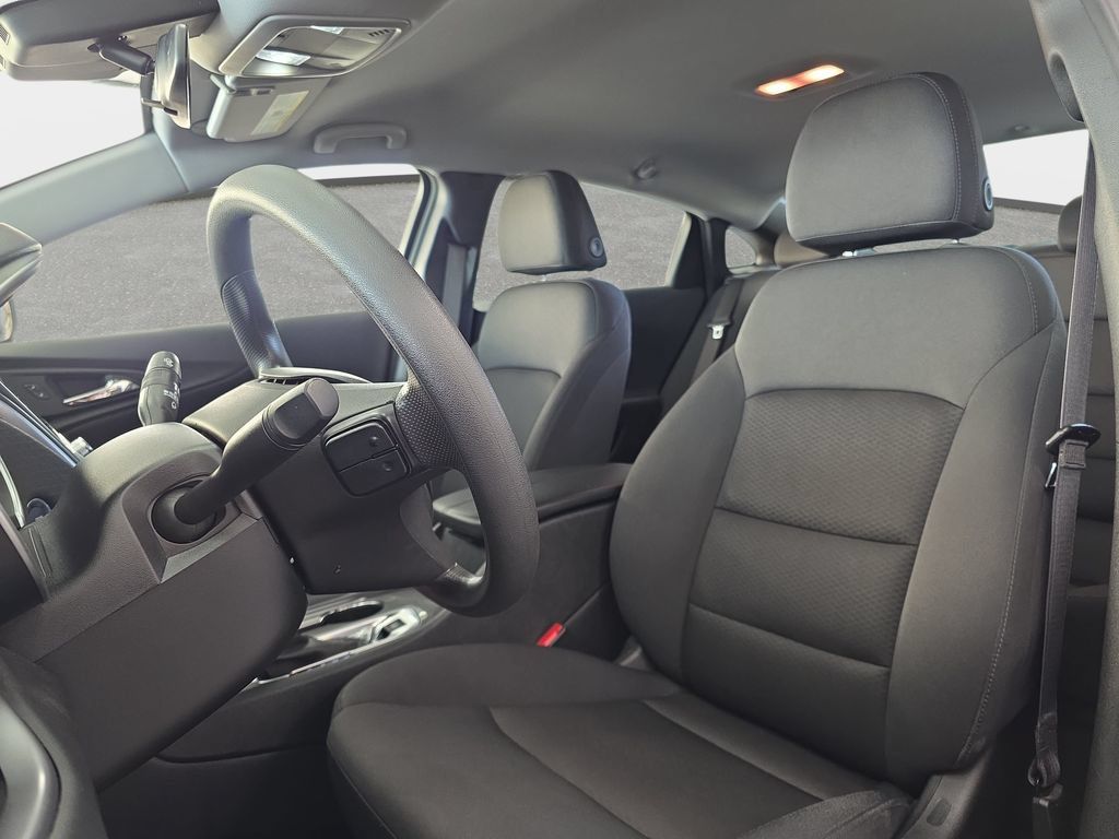 Used 2025 Chevrolet Malibu LT FWD image 12