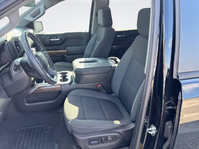 Used 2022 Chevrolet Silverado 1500 RST w/ Redline Edition AWD/4WD image 11