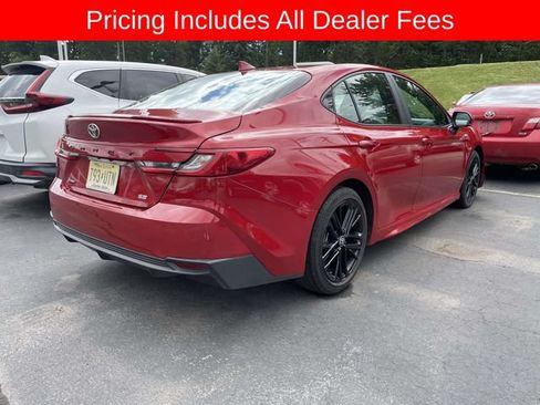 Used 2025 Toyota Camry SE FWD image 11