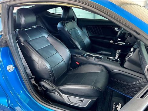 Used 2020 Ford Mustang GT Premium w/ GT Performance Package RWD image 9